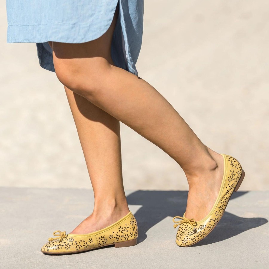 Flats & Sandals HUGO BELLE | Harlor