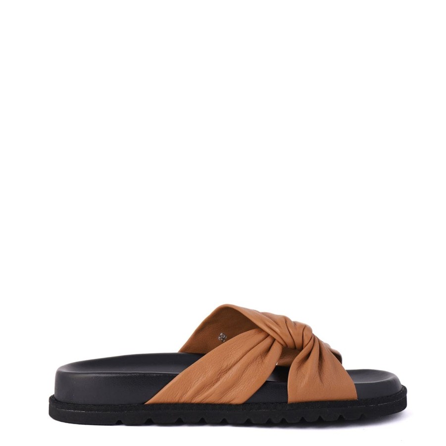 Flats & Sandals LEISURES | Ralph Tan