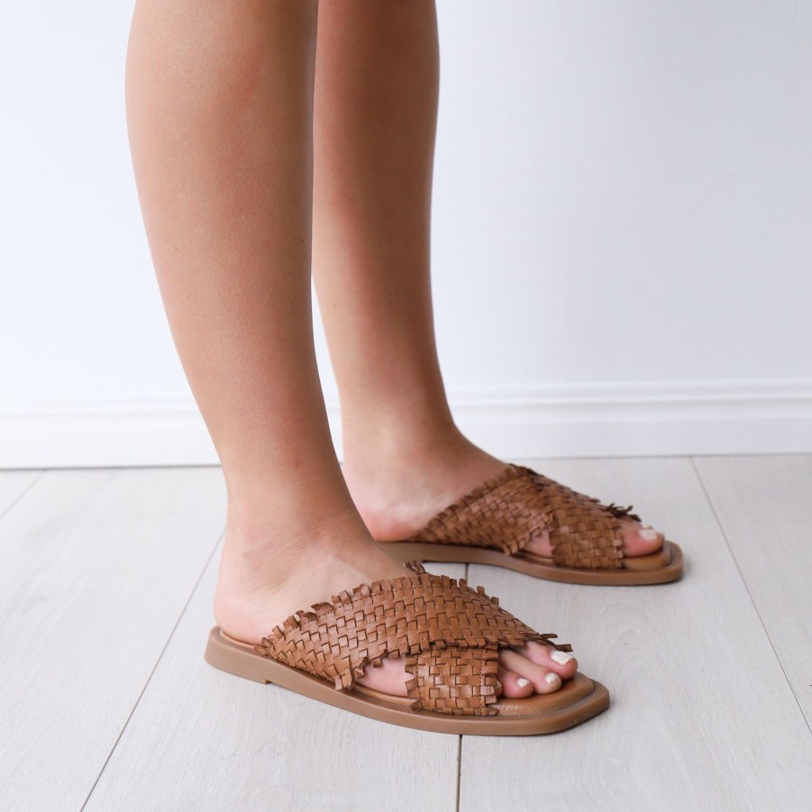 Flats & Sandals LEISURES | Rayan Tan