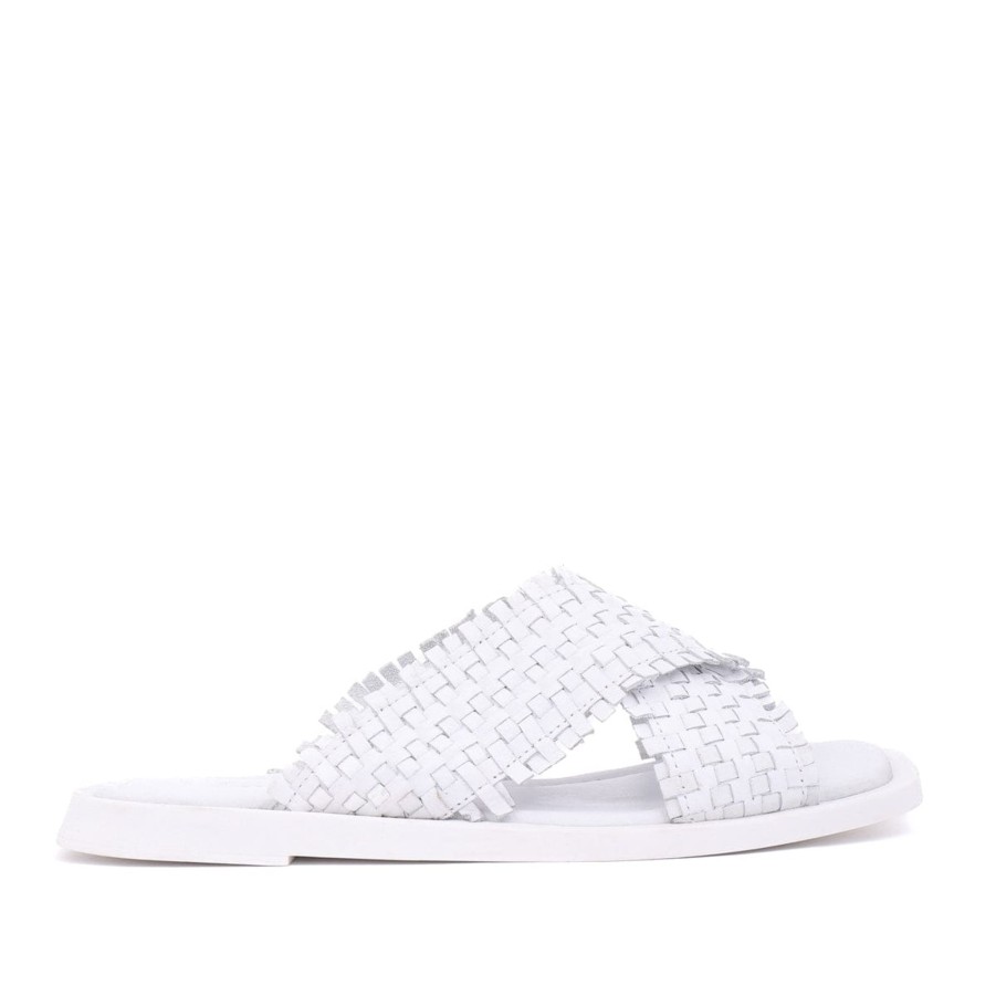 Flats & Sandals LEISURES | Rayan White