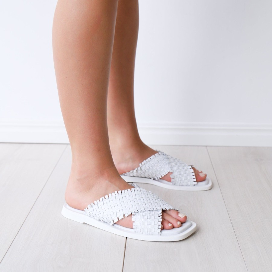 Flats & Sandals LEISURES | Rayan White